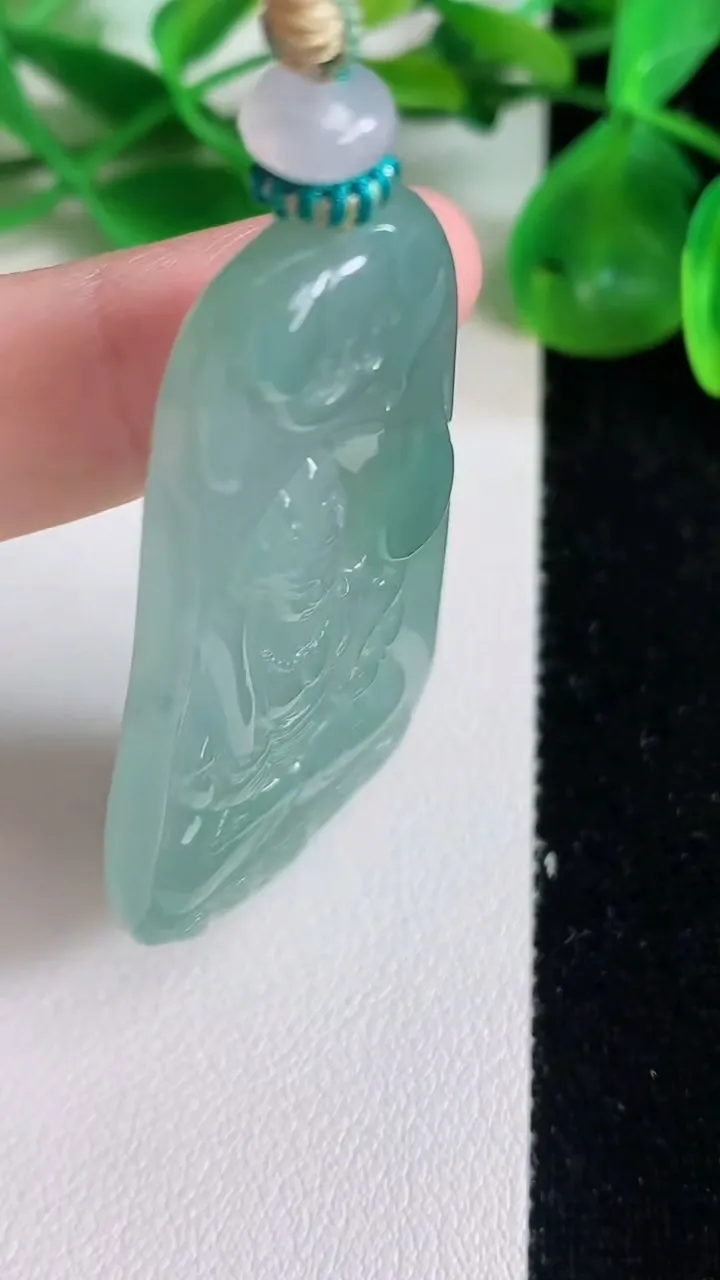 天然A货翡翠虚空藏观音菩萨吊坠，尺寸54-29-5，重量:19.68g
6月22日