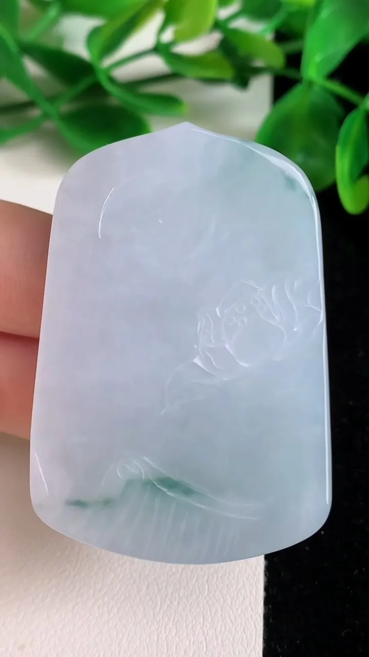 天然A货翡翠普贤菩萨吊坠，尺寸49.7-34.7-11.6，重量:43.09g
6月22日