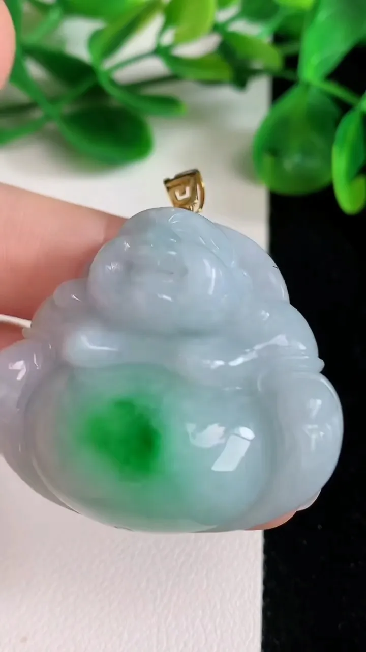 天然A货翡翠佛公吊坠，尺寸35.5-40.3-12.7，重量:29.68g
6月22日