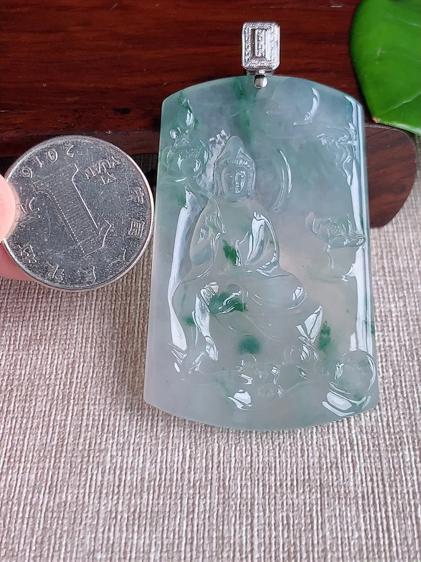 天然A货翡翠18K金伴飘花大势至菩萨吊坠 尺寸66×56.3×36×4.7m量26.48g 0621