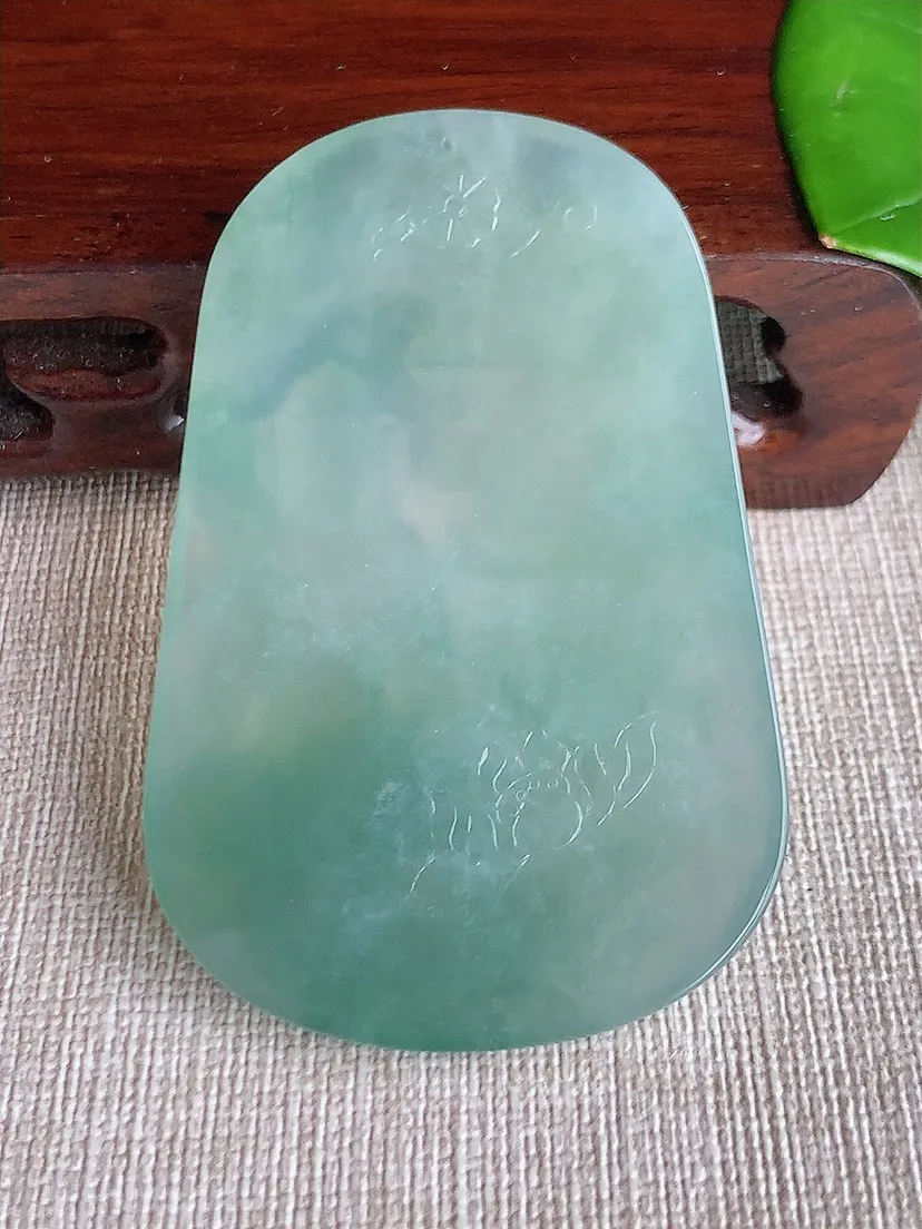 天然A货翡翠冰润晴底大势至菩萨吊坠尺寸62.3×40.4×6m量34.73g 0621