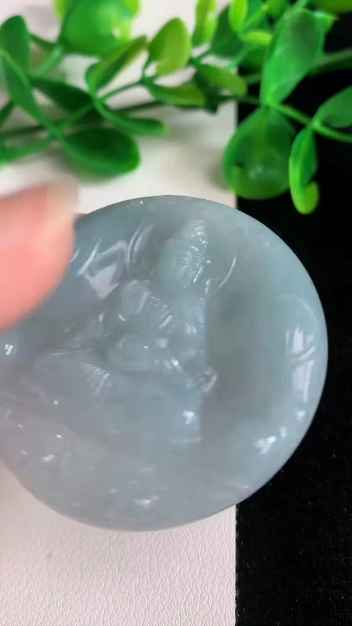 天然A货翡翠观音菩萨吊坠，尺寸50.4-5.6，重量:27.44g
6月22日