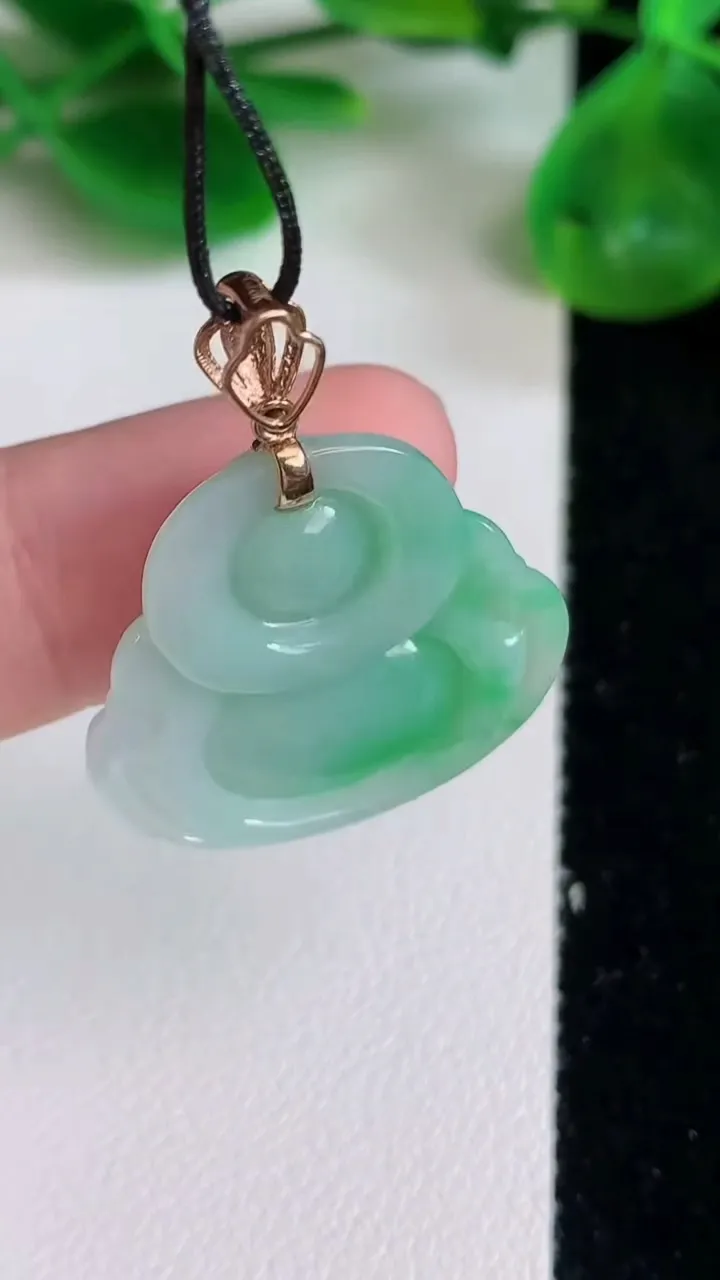 天然A货翡翠佛公吊坠，尺寸22-24-4.8，重量:4.12g
6月22日