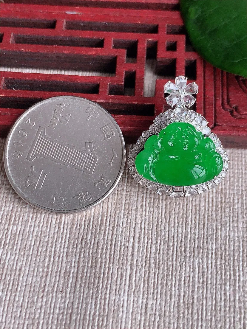 天然A货翡翠18K金伴阳绿佛公吊坠尺寸24.2×20×10.6裸石12×16.6m量5.00g 0621