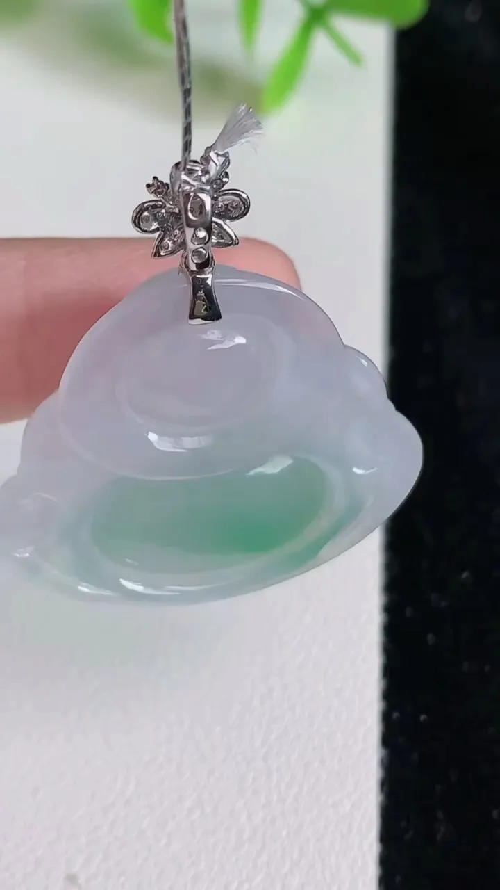 天然A货翡翠佛公吊坠，尺寸27-31.4-6.8，重量:9.48g
6月23日