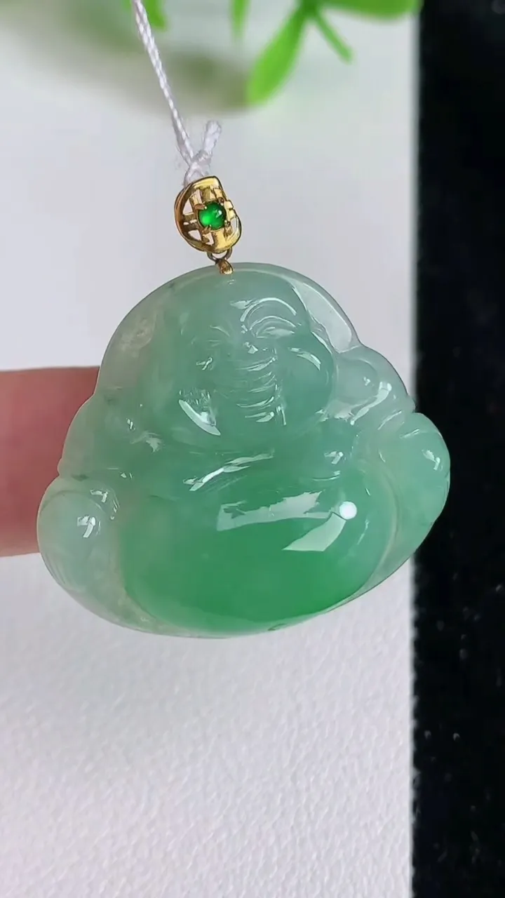 天然A货翡翠佛公吊坠，尺寸25.8-28.8-6，重量:6.94g
6月23日