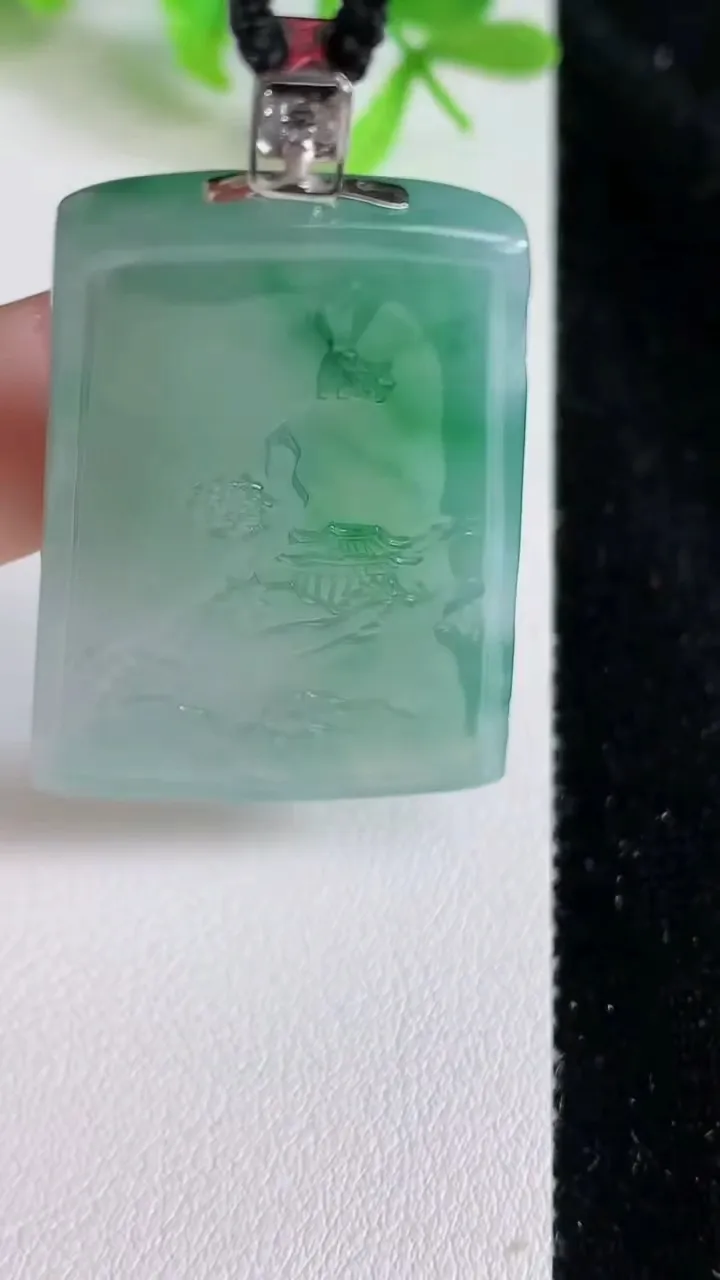 天然A货翡翠山水牌吊坠，尺寸50.3-30-5.4，重量:23.86g
6月23日