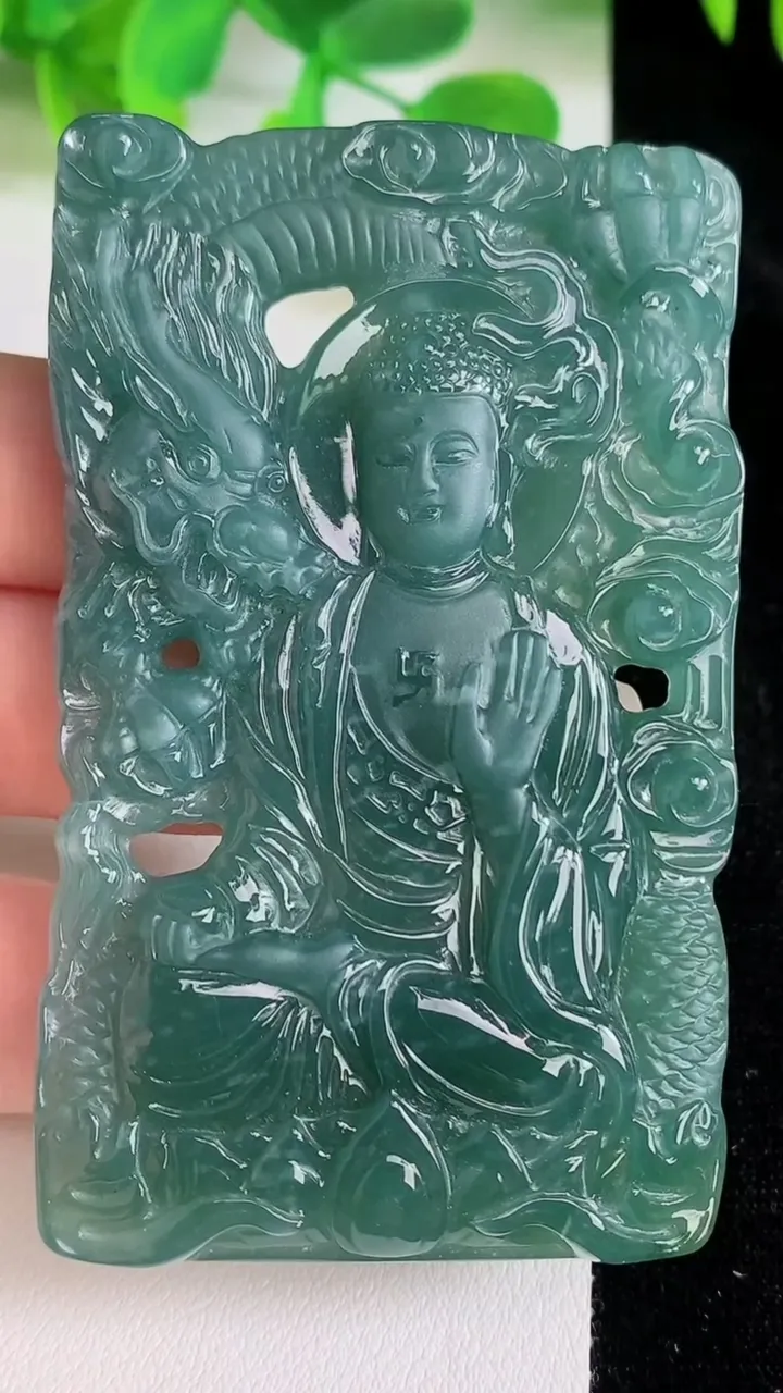 天然A货翡翠祥龙阿弥陀佛吊坠，尺寸71-43.5-5.7，重量:49.57g
6月23日