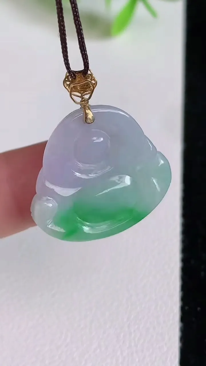 天然A货翡翠佛公吊坠，尺寸21.4-23-5.4，重量:4.66g
6月23日
