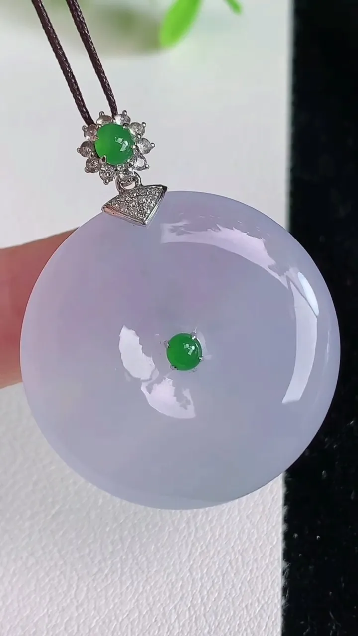 天然A货翡翠18k金紫罗兰平安扣吊坠，尺寸29.7-5.5，重量:11.22g
6月23日