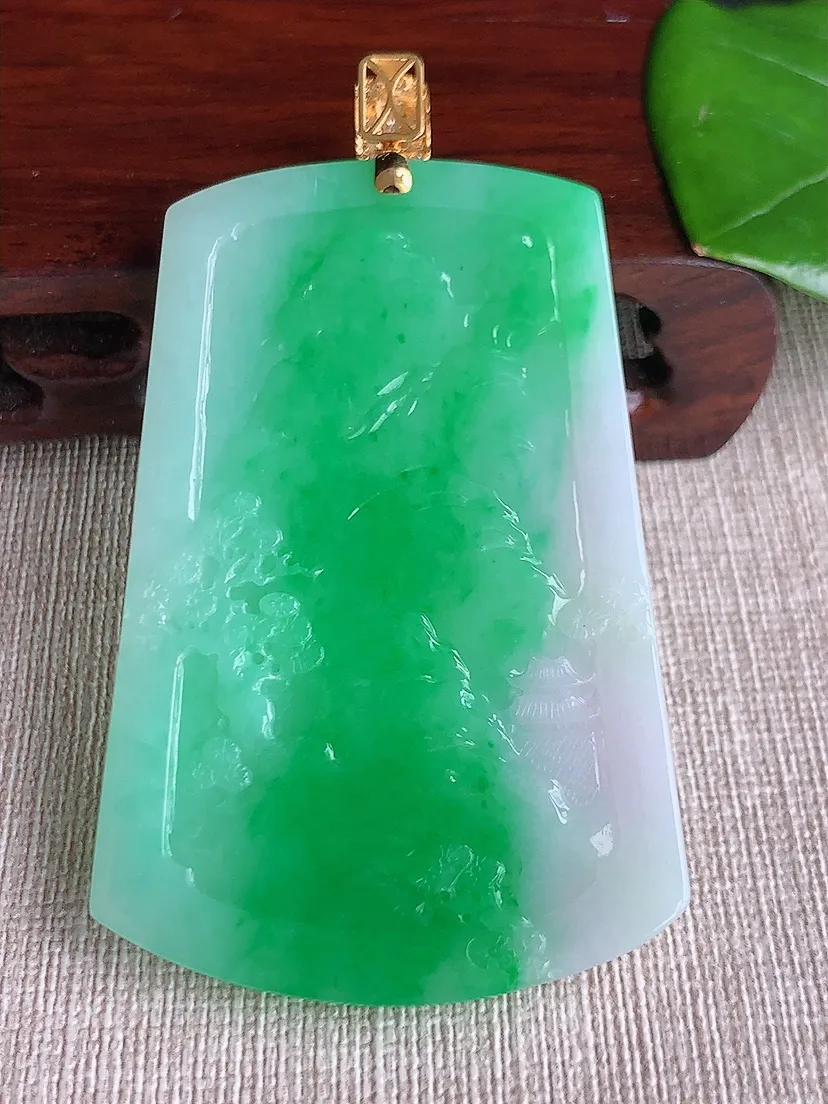 天然A货翡翠18K金伴飘绿意境山水牌吊坠 尺寸74.8×65.5×43.2×6m量39.92g 06