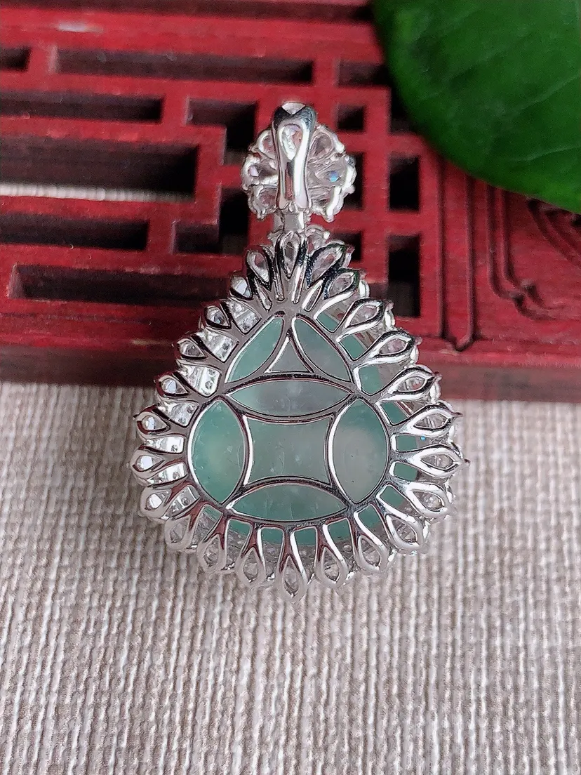 天然A货翡翠18K金伴白月光葫芦吊坠尺寸33.7×22.8×11.7裸石17.3×16.4m量7.8