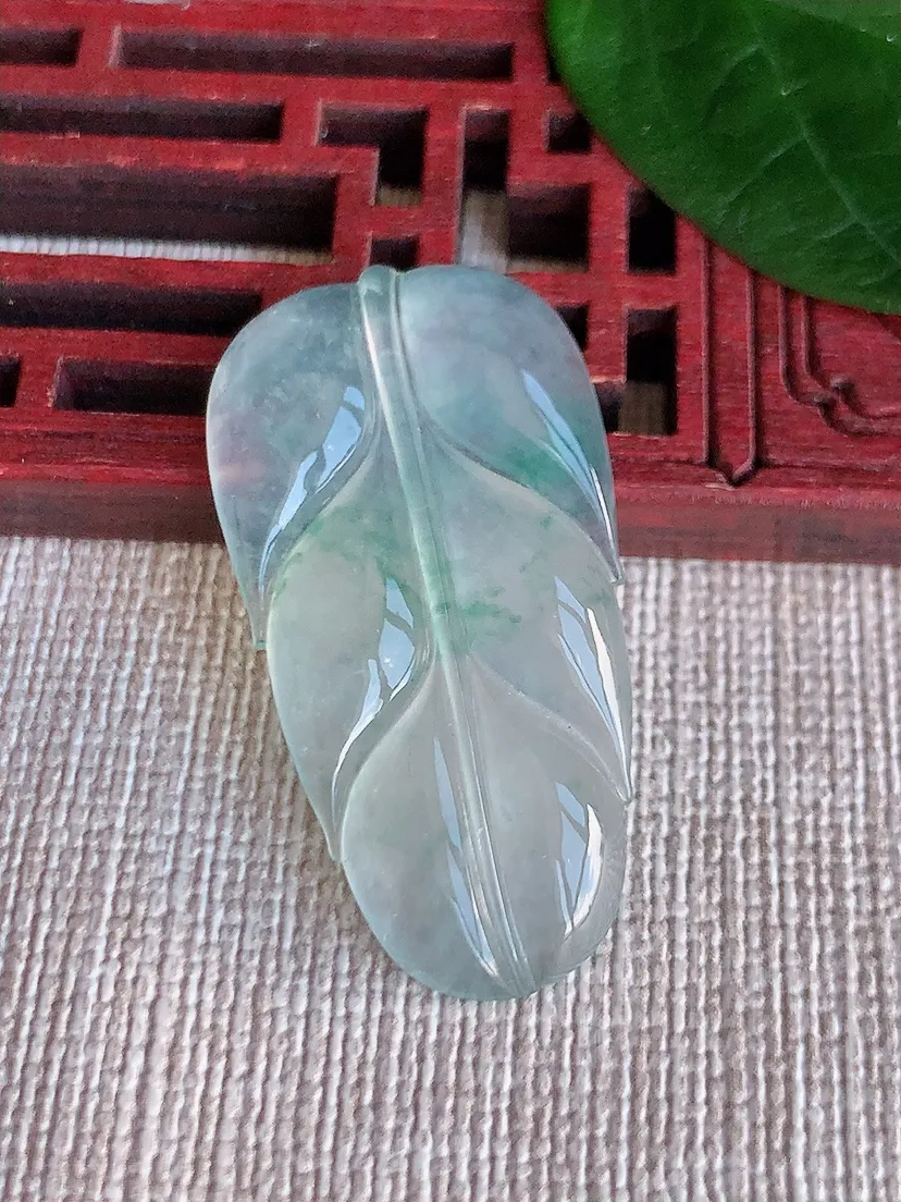 天然A货翡翠飘花一刀切叶子金枝玉叶镶嵌件尺寸36×18.8×4.3m量6.06g 0622