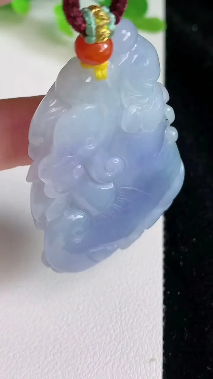 天然A货翡翠紫罗兰如意吊坠，尺寸50.6-34-9，重量:36.30g
6月23日
