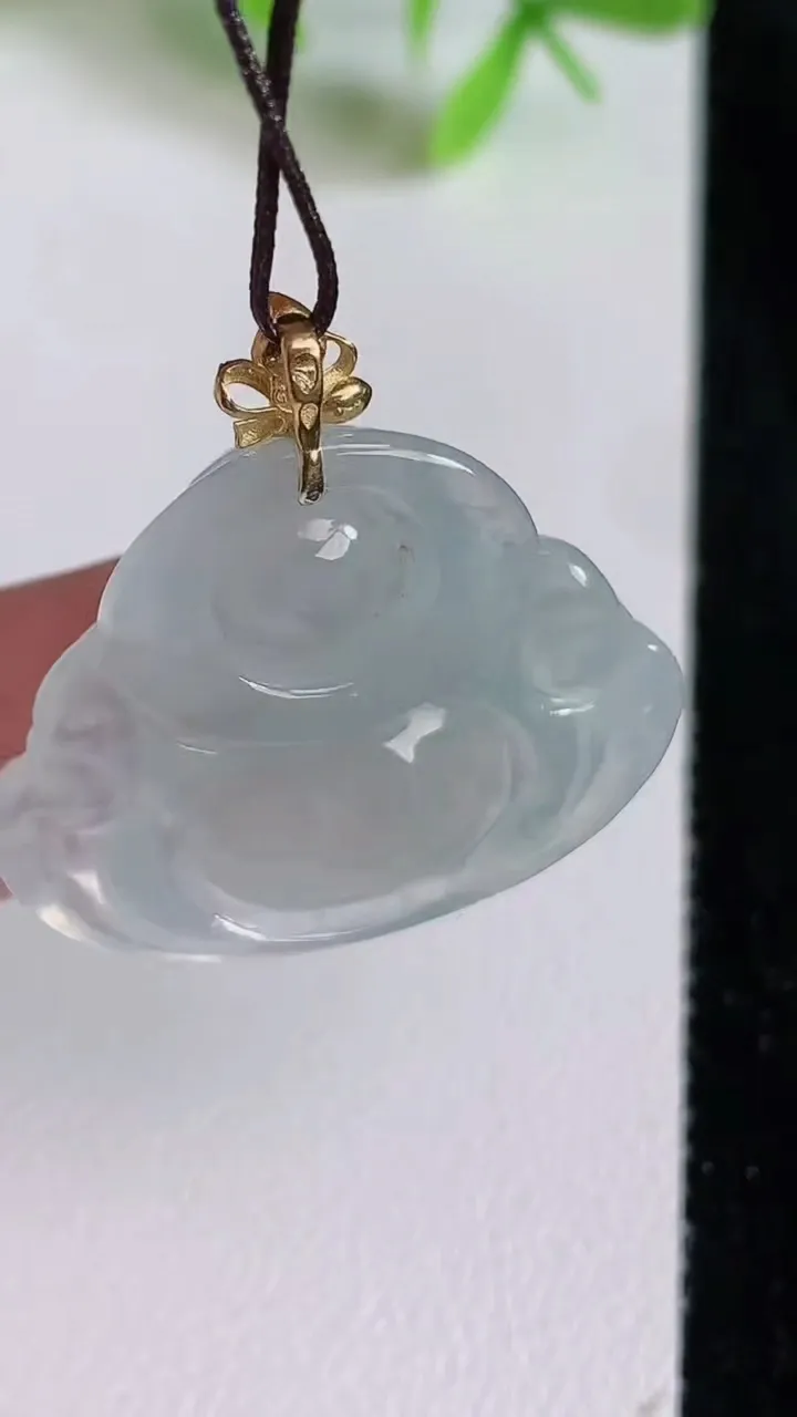 天然A货翡翠种飘花佛公吊坠，尺寸24.2-29-6.4，重量:6.90g
6月23日