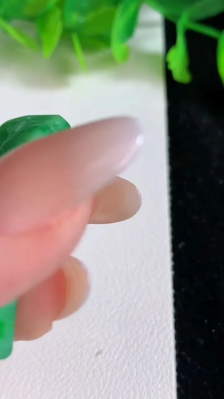 天然A货翡翠山水手牌，尺寸35-12.5-6，重:6.76g
6月23日