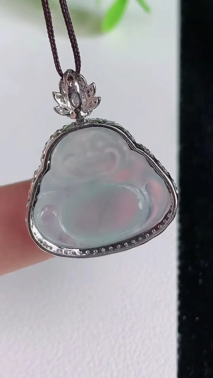 天然A货翡翠佛公吊坠，尺寸26.8-22.3-8.8，裸石17.6-20.2重量:5.00g
6月23日