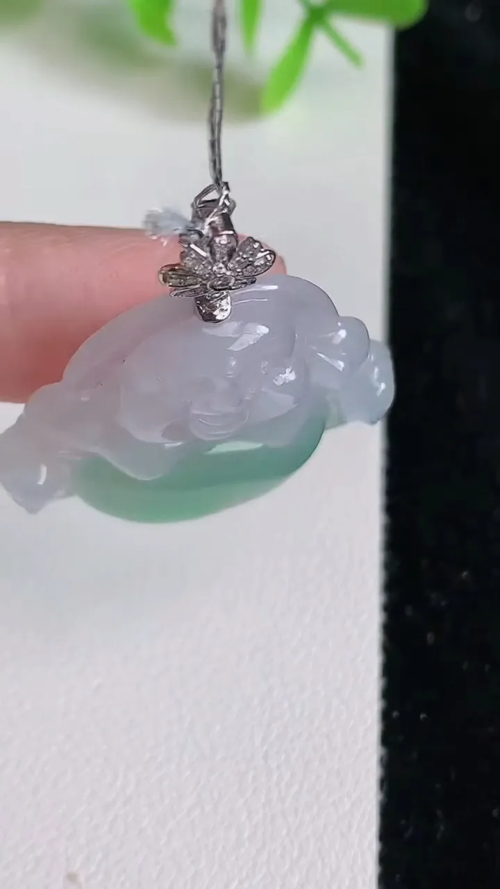 天然A货翡翠佛公吊坠，尺寸27-31.4-6.8，重量:9.48g
6月23日