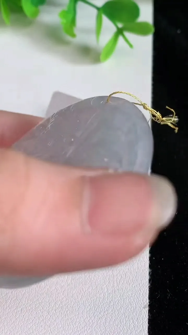 天然A货翡翠山水财神爷吊坠，尺寸50.4-5.3，重量:27.69g
6月23日