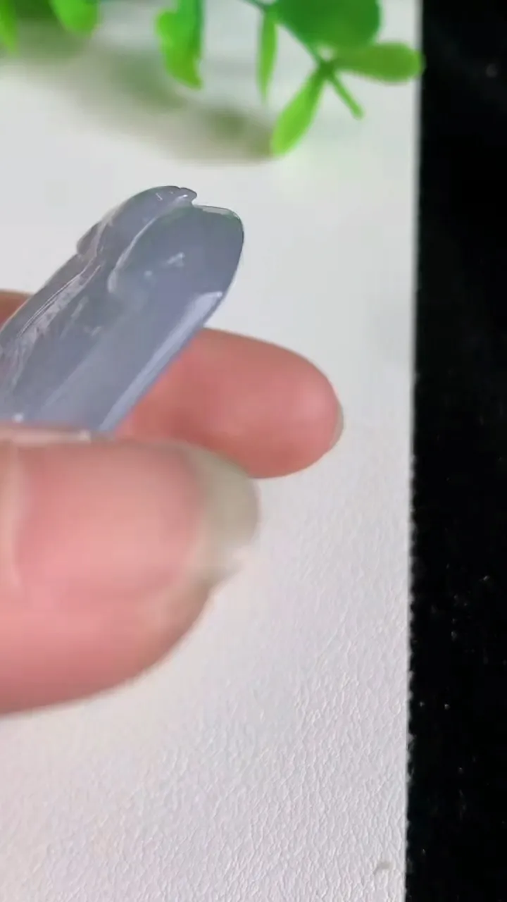 天然A货翡翠紫罗兰生肖虎吊坠，尺寸55.4-46-6.2，重量:32.40g
6月23日