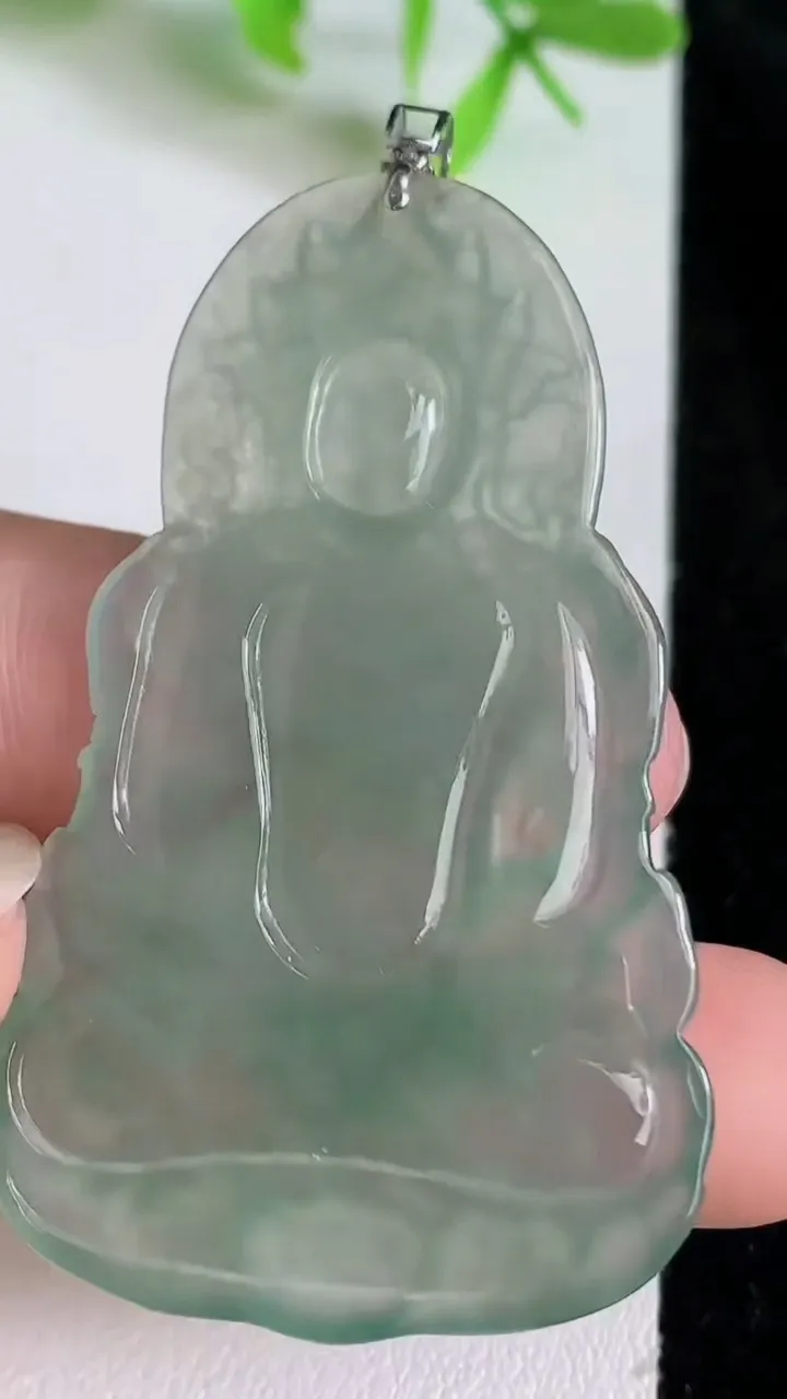 天然A货翡翠度母吊坠，尺寸54-33.2-3.8，重量:13.00g
6月23日