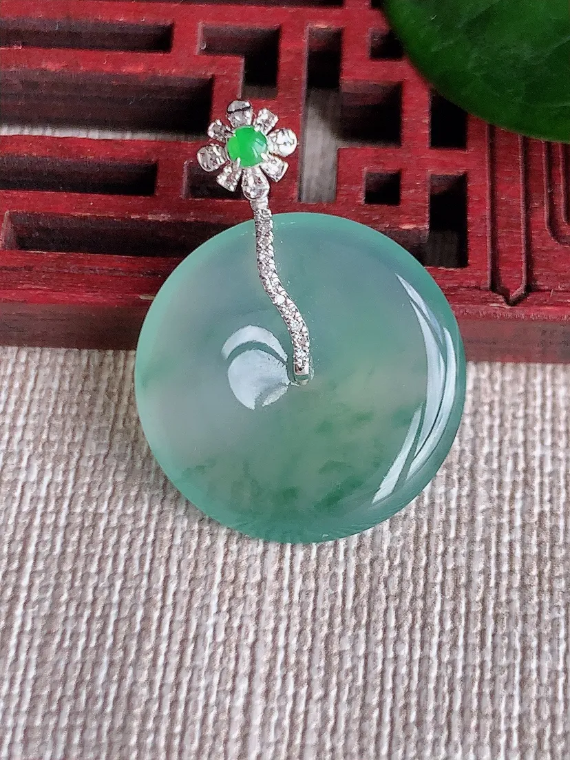 天然A货翡翠18K金伴飘花平安扣吊坠尺寸28×20.5×3.7m量3.82g 0621