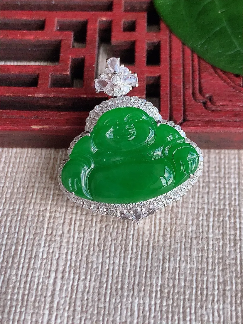天然A货翡翠18K金伴阳绿佛公吊坠尺寸26×22.6×9.7裸石14.2×21m量5.26g 0622