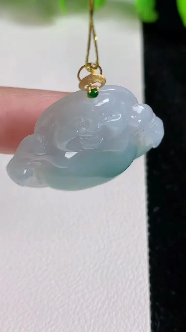天然A货翡翠18k金飘花佛公吊坠，尺寸28.7-32-5.5，重量:7.05g
6月24日