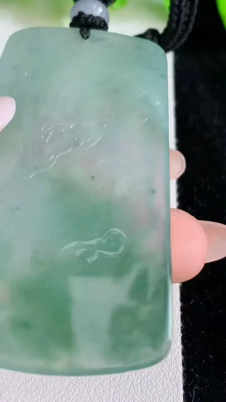 天然A货翡翠普贤菩萨吊坠，尺寸59.5-38-4.7，重量:30.34g
6月24日