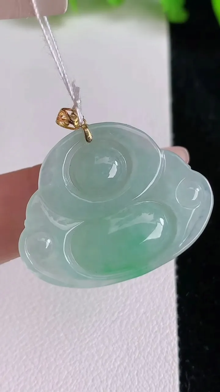 天然A货翡翠佛公吊坠，尺寸23.5-30.7-6重量:6.18g
6月24日