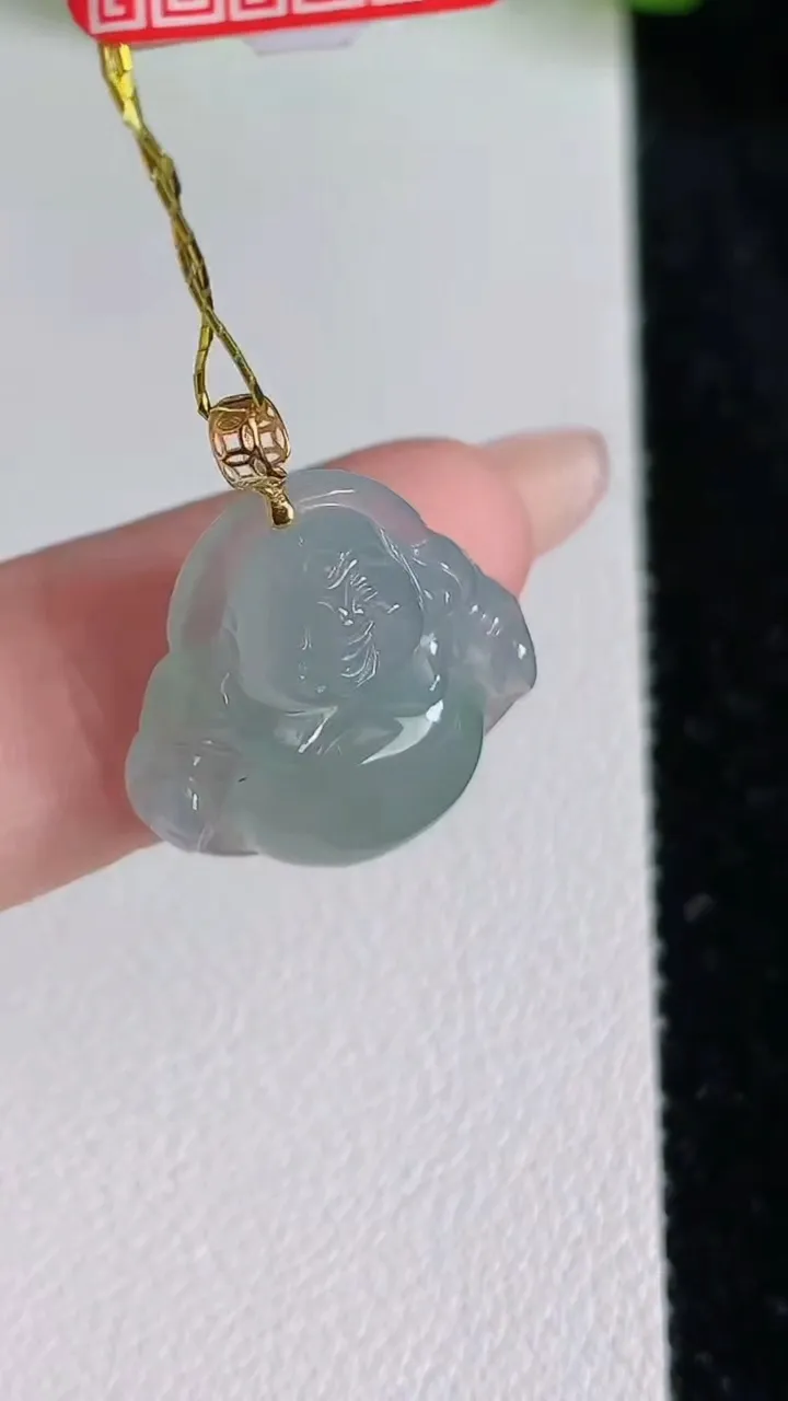天然A货翡翠佛公吊坠，尺寸20.4-17.8-5.5，重量:2.70g
6月24日