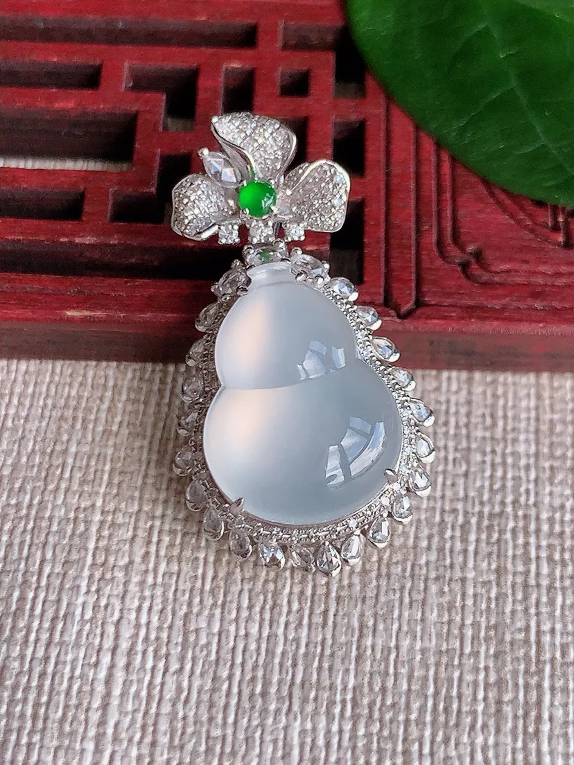 天然A货翡翠18K金伴白月光葫芦吊坠尺寸32.3×17.8×11裸石17×12.6m量6.06g 0622