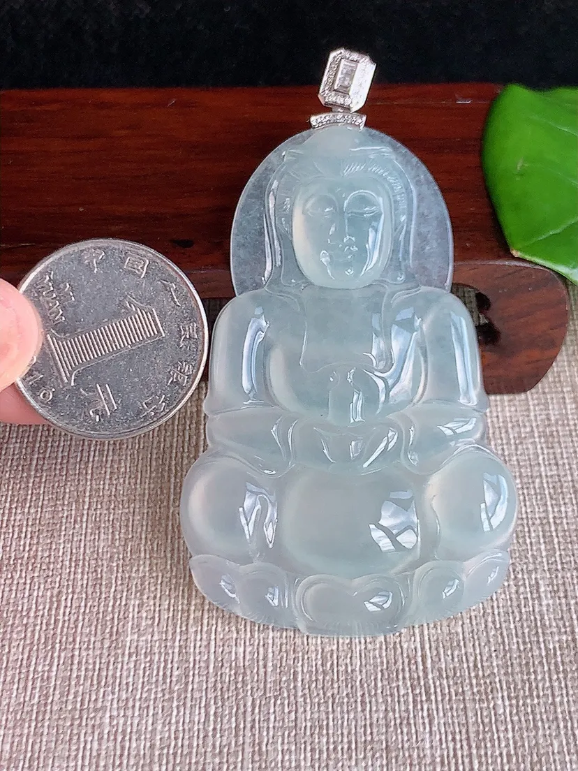 天然A货翡翠18K金伴白月光大正装观音吊坠尺寸73.8×63×40.7×6m量27.72g 0622