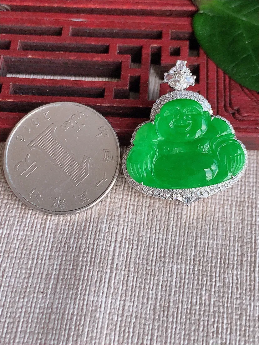 天然A货翡翠18K金伴阳绿佛公吊坠尺寸30×25.5×9.5裸石17.7×23.4m量6.34g 0622