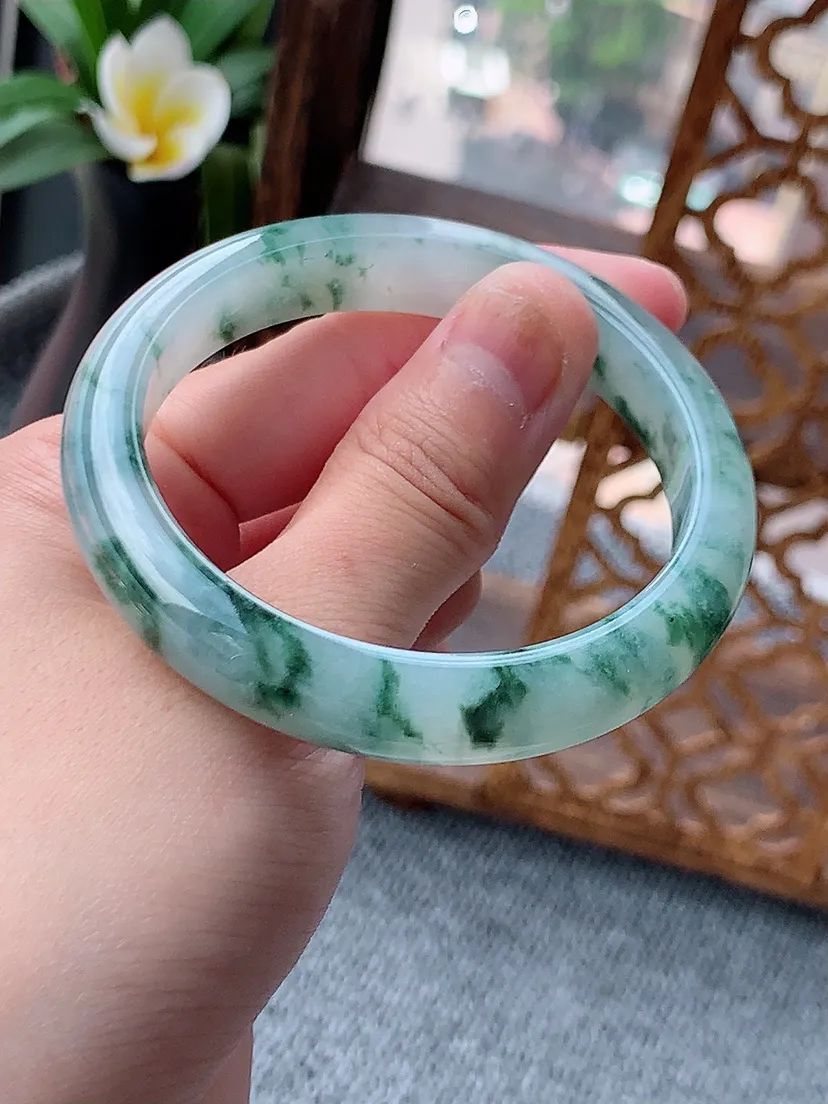 天然A货翡翠飘花正装正圈手镯53-54圈口尺寸53.3×10×7.2mm 重量41.05g 0622