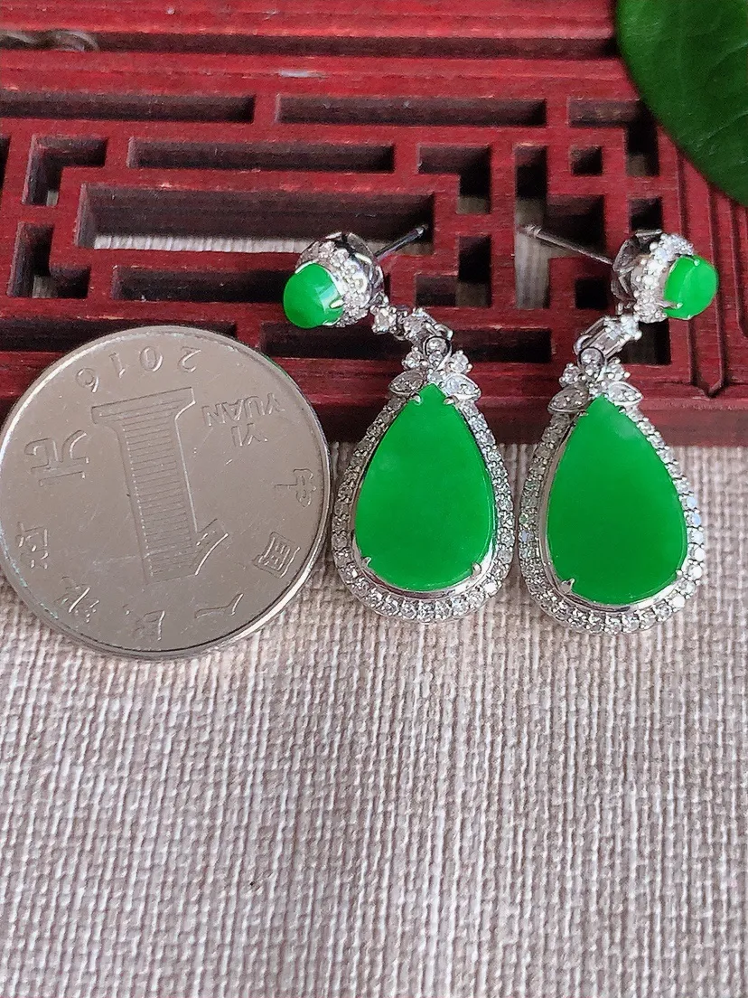 天然A货翡翠18K金伴钻镶嵌阳绿水滴耳坠 尺寸14.3×9×6.8mm 重量6.00g 0622