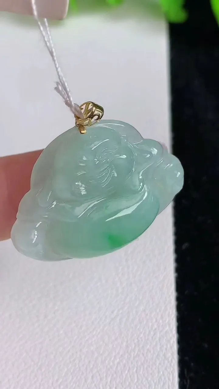 天然A货翡翠佛公吊坠，尺寸23.5-30.7-6重量:6.18g
6月24日