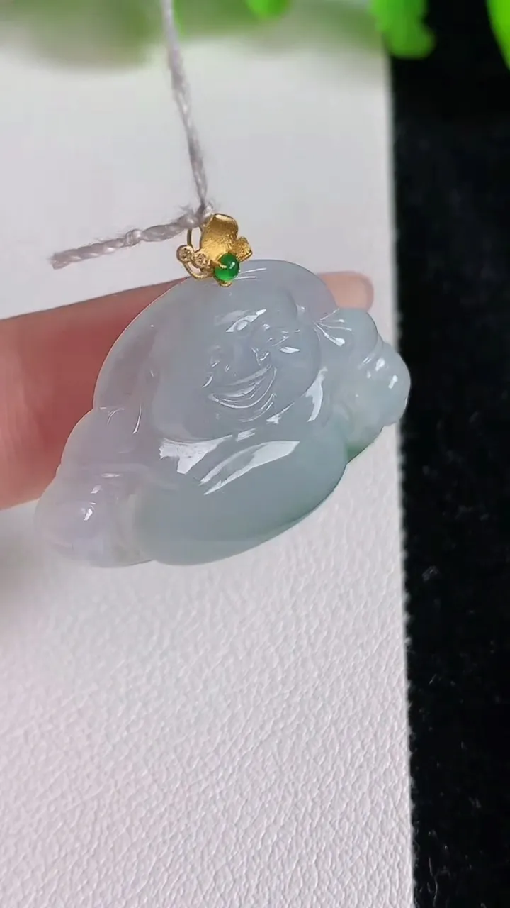 天然A货翡翠佛公吊坠，尺寸26-30.4-5.5，重量:6.65g
6月24日