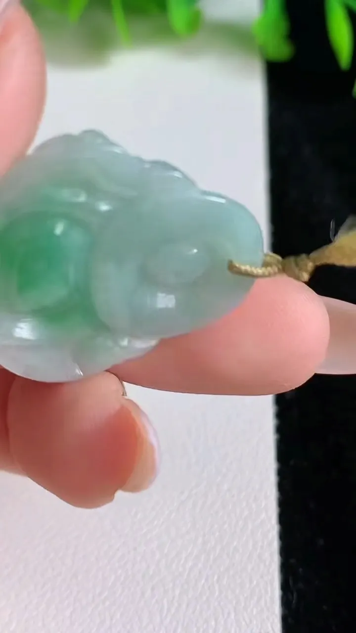 天然A货翡翠佛公吊坠，尺寸26-27-6，重量:6.24g
6月24日