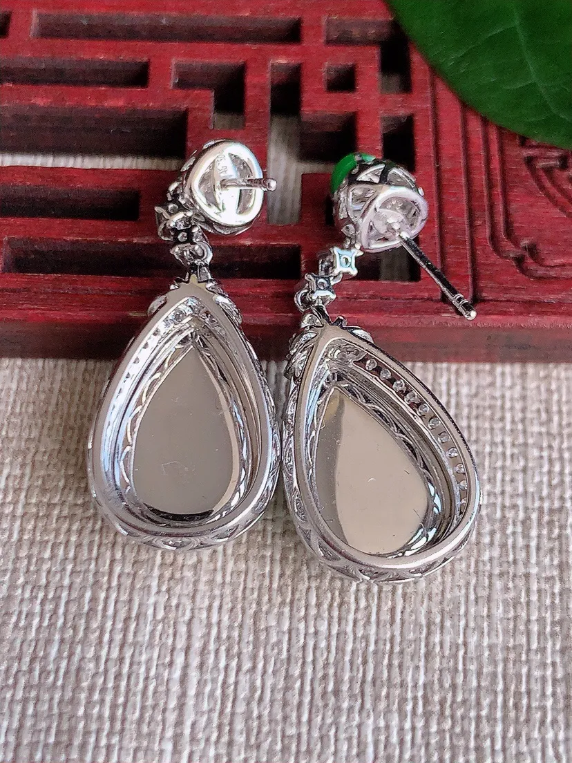 天然A货翡翠18K金伴钻镶嵌阳绿水滴耳坠 尺寸14.3×9×6.8mm 重量6.00g 0622
