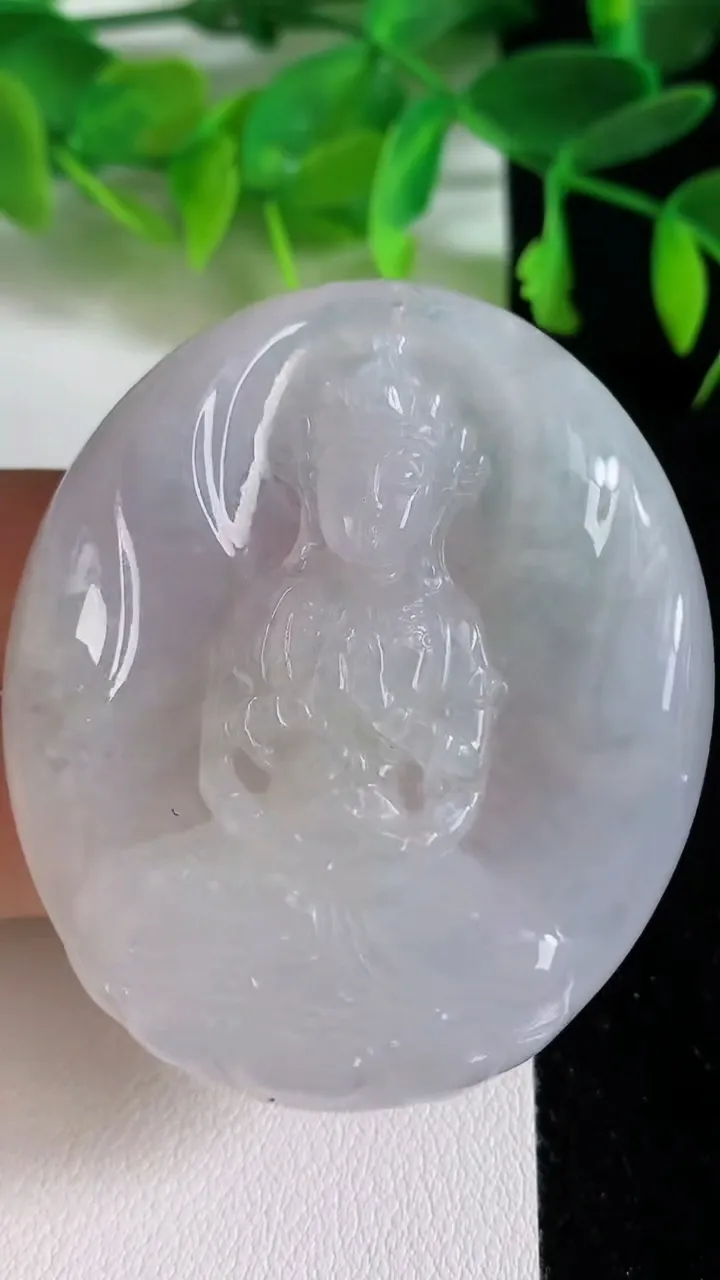 天然A货翡翠度母观音菩萨吊坠，尺寸54.2-46-6.8，重:31.60g
6月24日