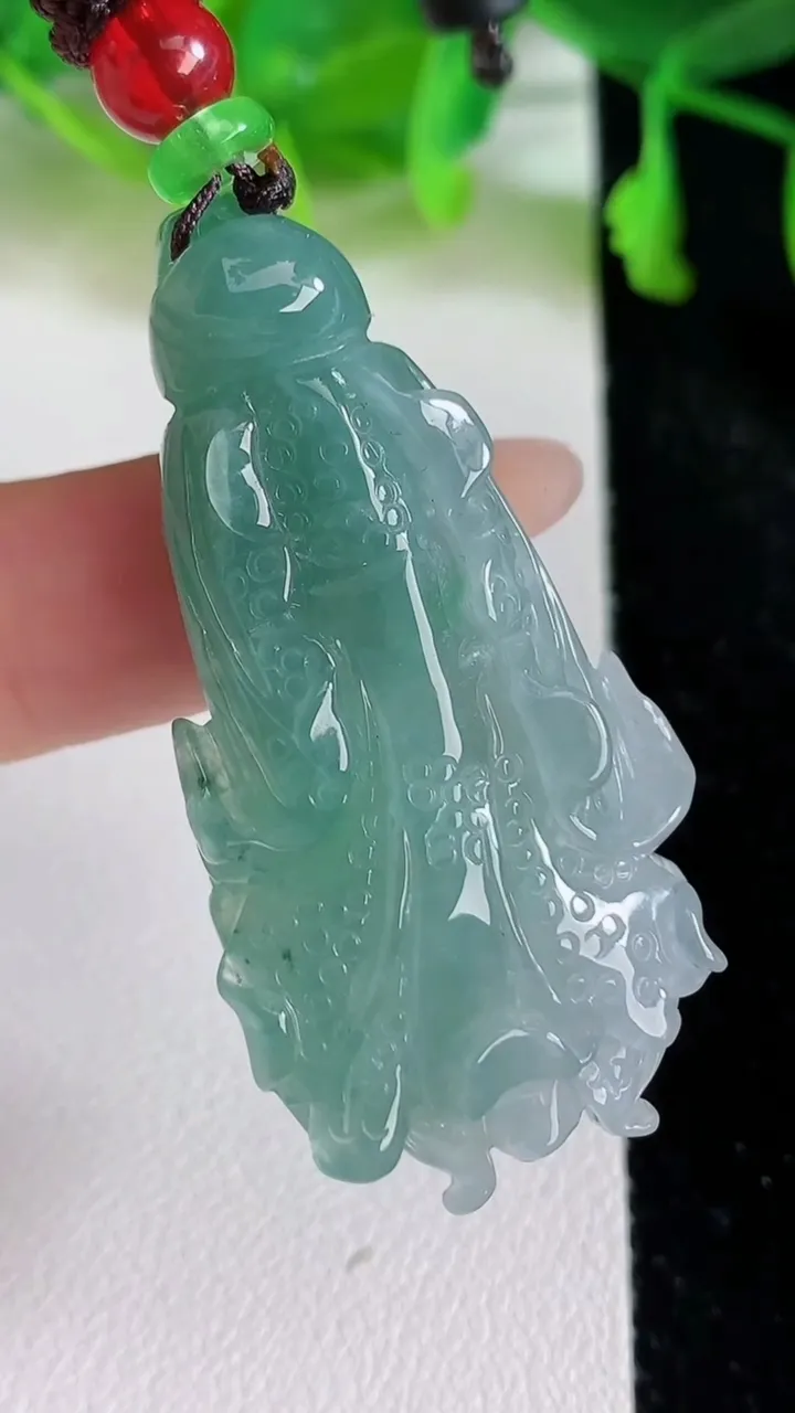 天然A货翡翠白菜吊坠，尺寸45.8-23.8-8.8，重:14.57g
6月24日