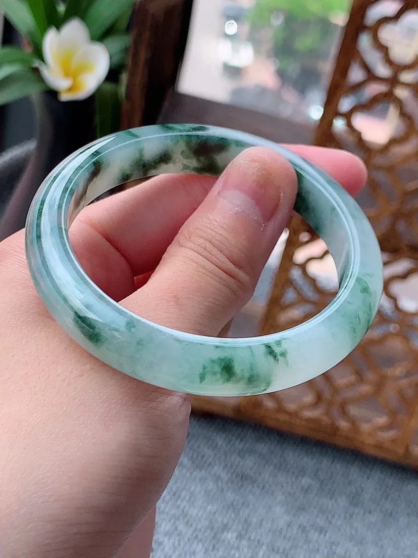 天然A货翡翠飘花正装正圈手镯53-54圈口尺寸53.3×10×7.2mm 重量41.05g 0622