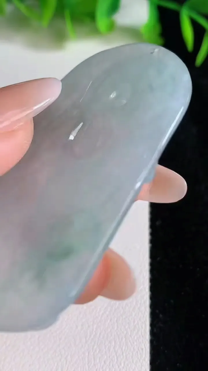 天然A货翡翠文殊菩萨吊坠，尺寸59-35.7-5.3，重量:24.44g
6月24日