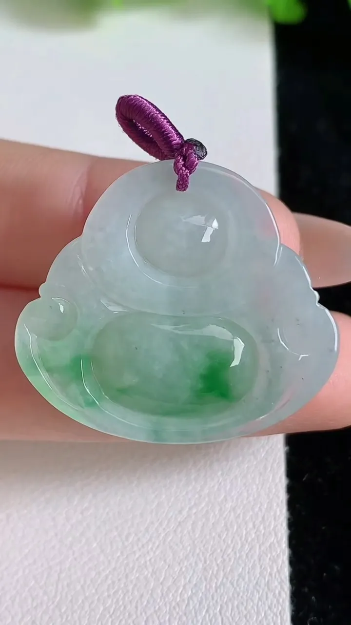 天然A货翡翠佛公吊坠，尺寸27.3-31-7.8，重量:9.84g
6月24日
