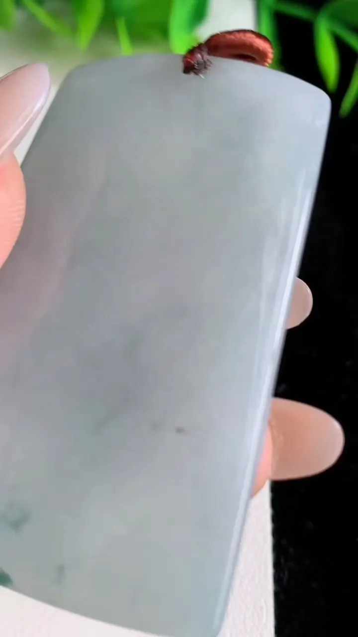 天然A货翡翠阿弥陀佛吊坠，尺寸5498-35.5-5，重量:23.80g
6月24日