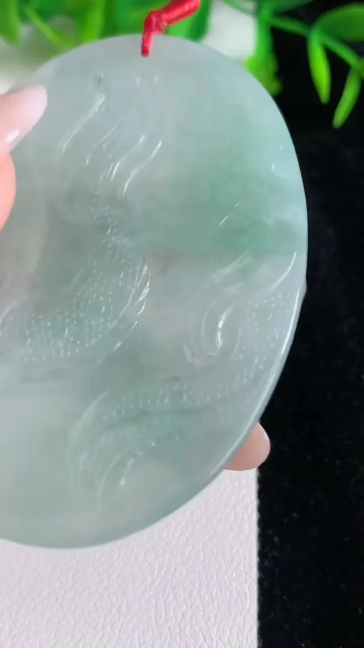 天然A货翡翠祥龙大势至观音菩萨吊坠，尺寸64.7-46.4-5.8，重量:37.21g
6月24日