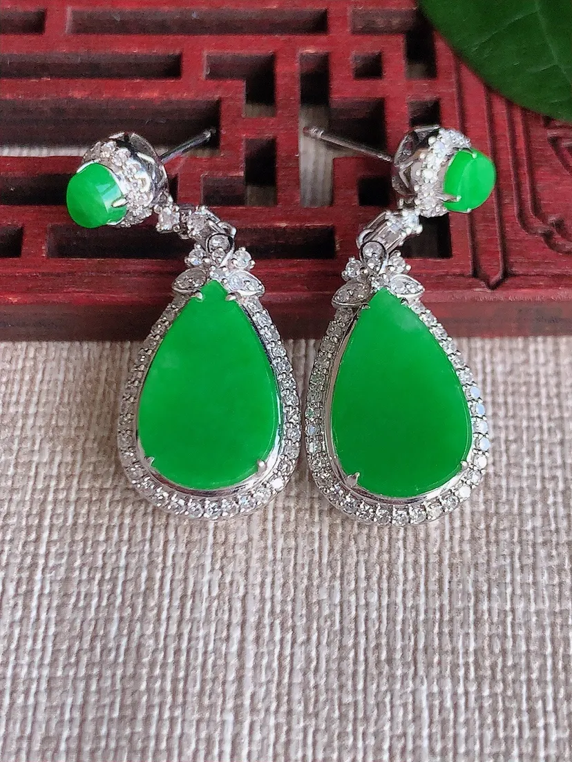 天然A货翡翠18K金伴钻镶嵌阳绿水滴耳坠 尺寸14.3×9×6.8mm 重量6.00g 0622