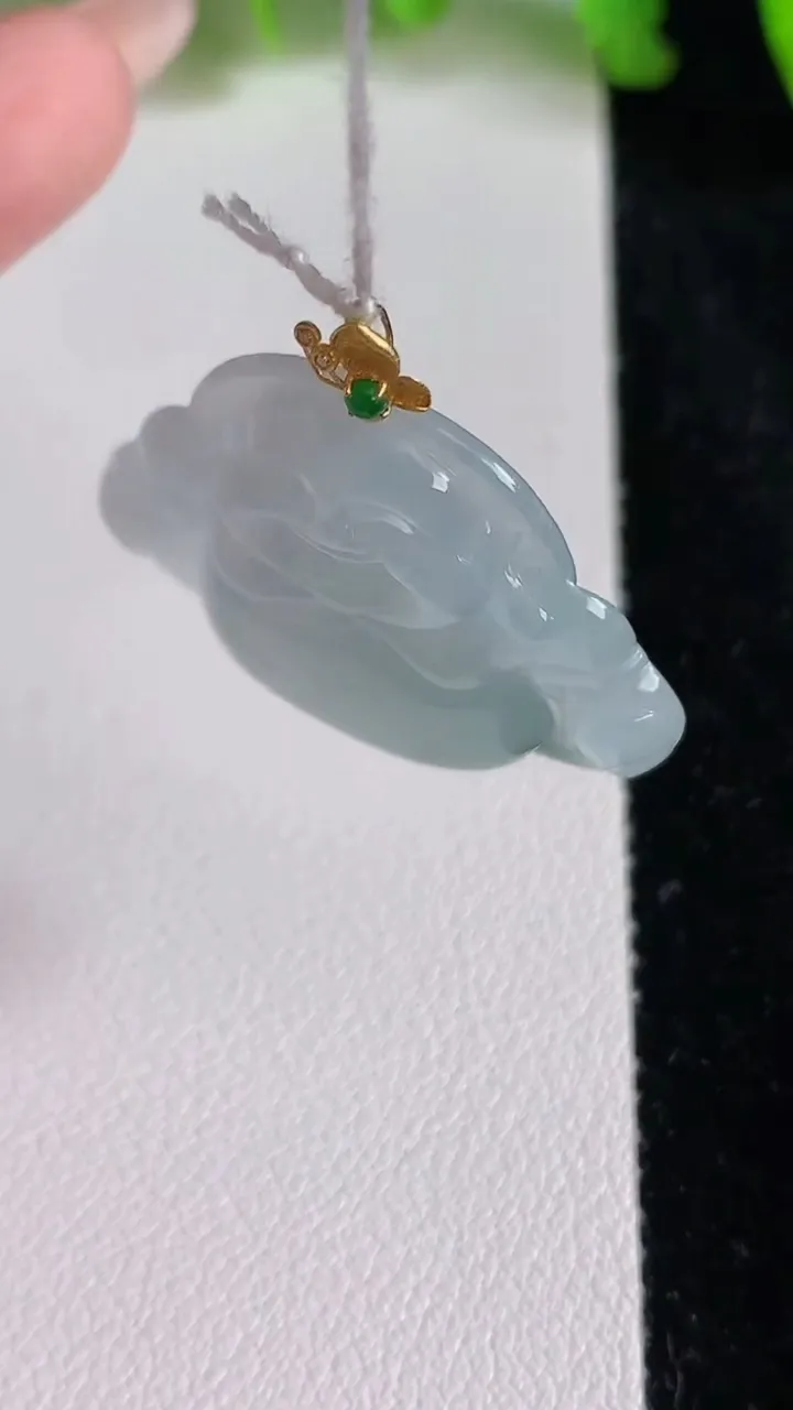 天然A货翡翠佛公吊坠，尺寸26-30.4-5.5，重量:6.65g
6月24日