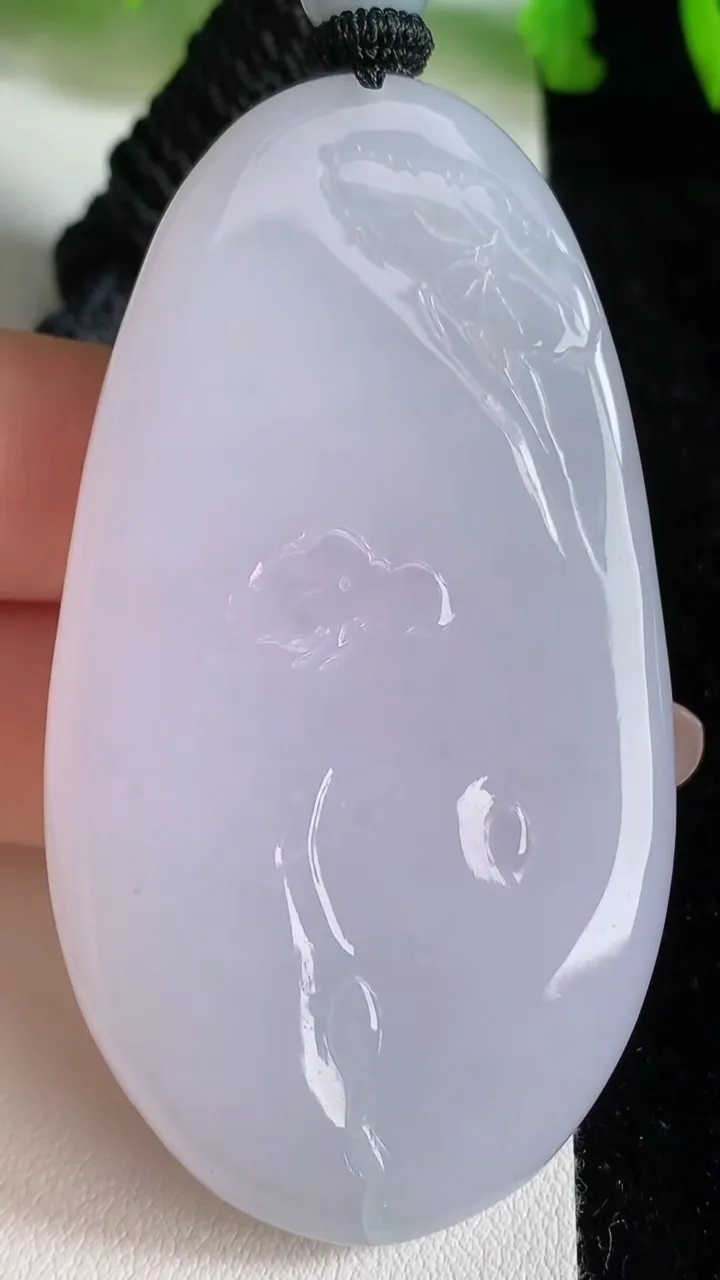 天然A货翡翠紫罗兰观音菩萨吊坠，尺寸63.7-35.8-8，重量:43.65g
6月24日